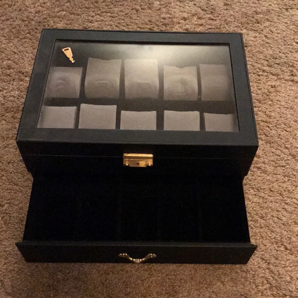 Locking watch box